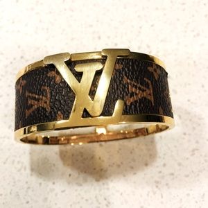 Louis Vuitton style clasp bracelet